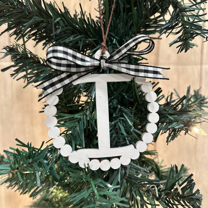 Gekerbtes personalisiertes Buchstaben-I-Ornament - Lasergraviert für den Großhandel von Gifts By Grace