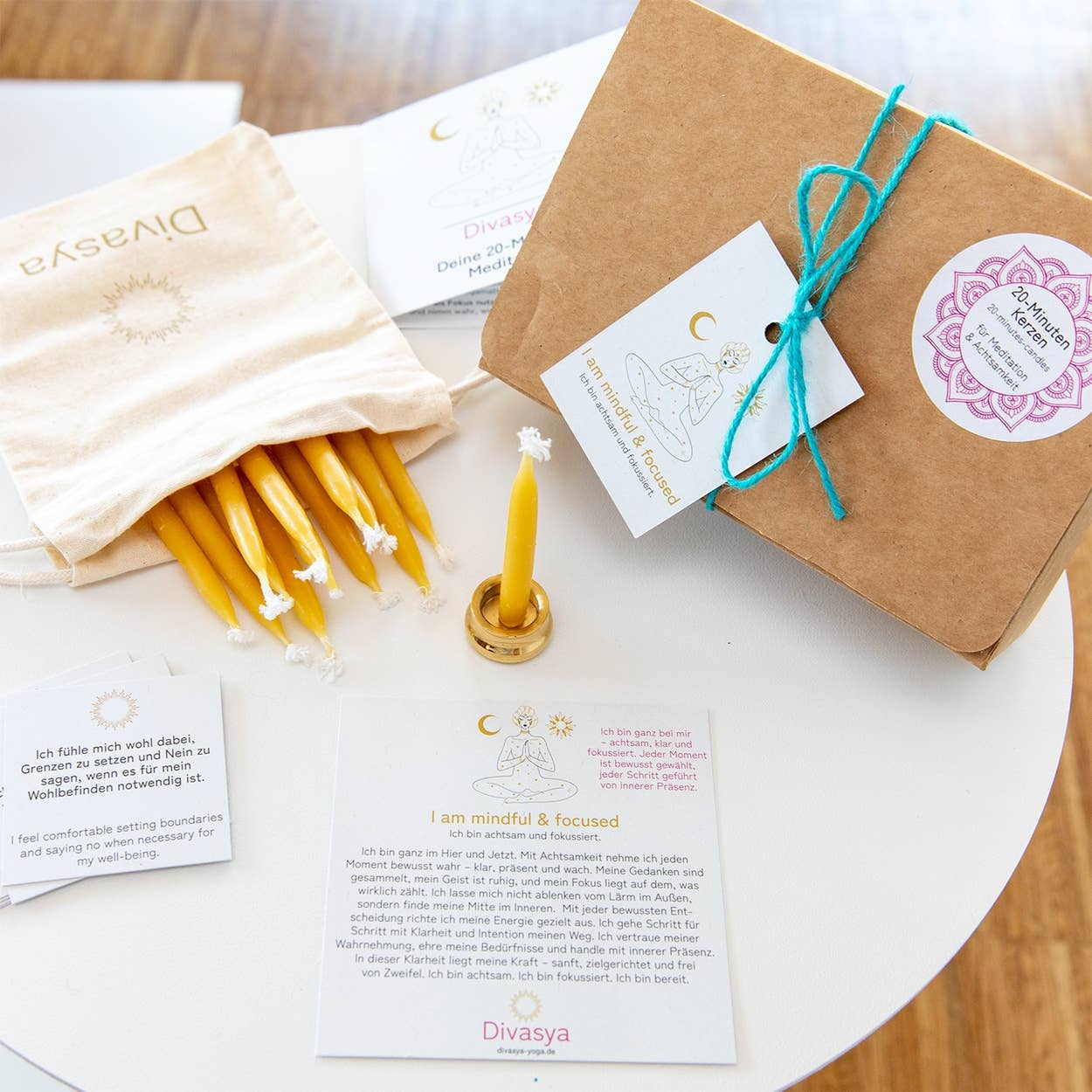 Divasya - Vendita all'ingrosso Attrezzatura per meditazione - Set regalo con candele da 20 minuti | affermazione « Sono consapevole e concentrato »5