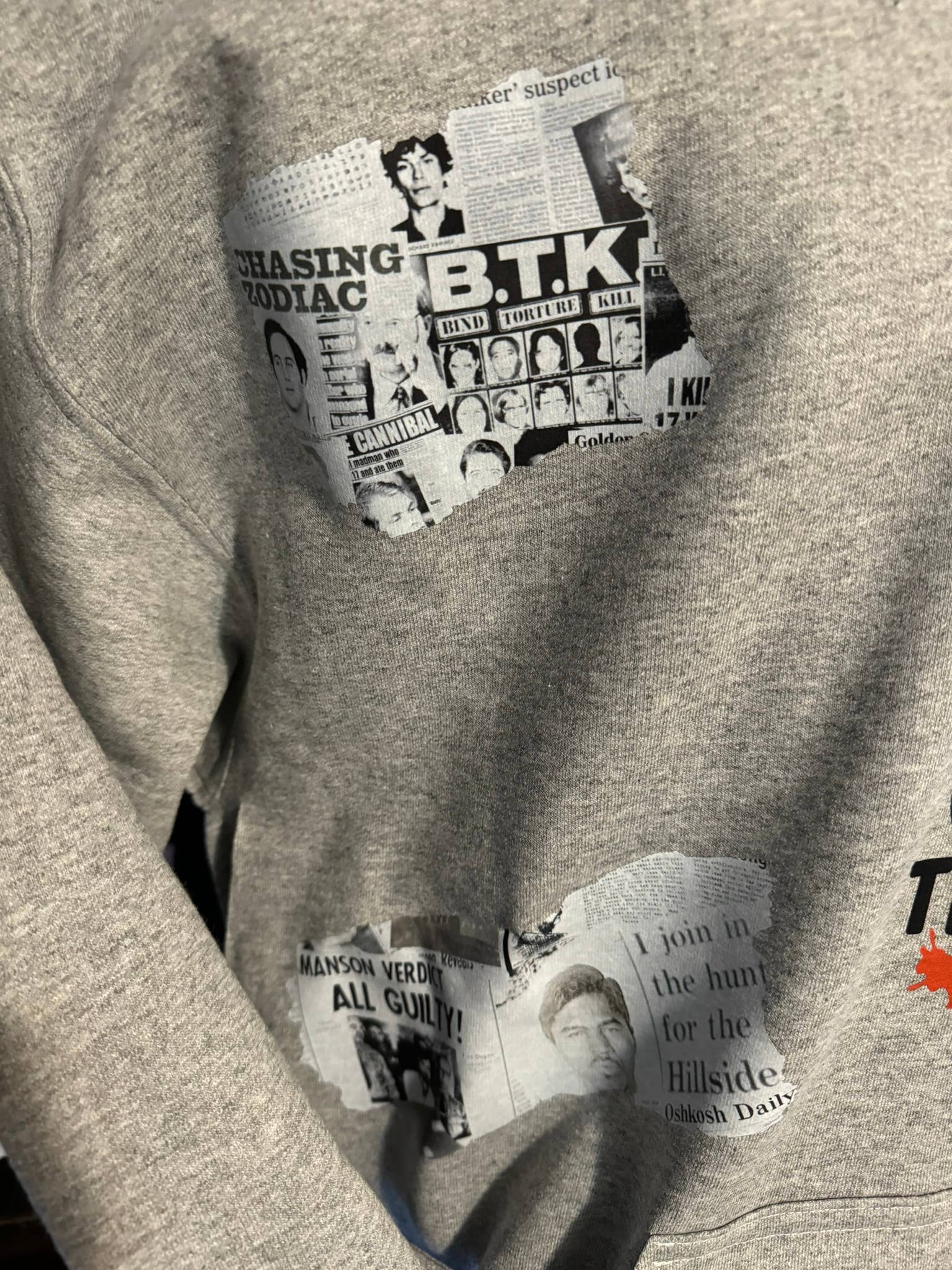 Zombie Paws – wholesale Hoodie - Dam – True Crime Obsessed Hoodie Med Nyheter Klippbilder5