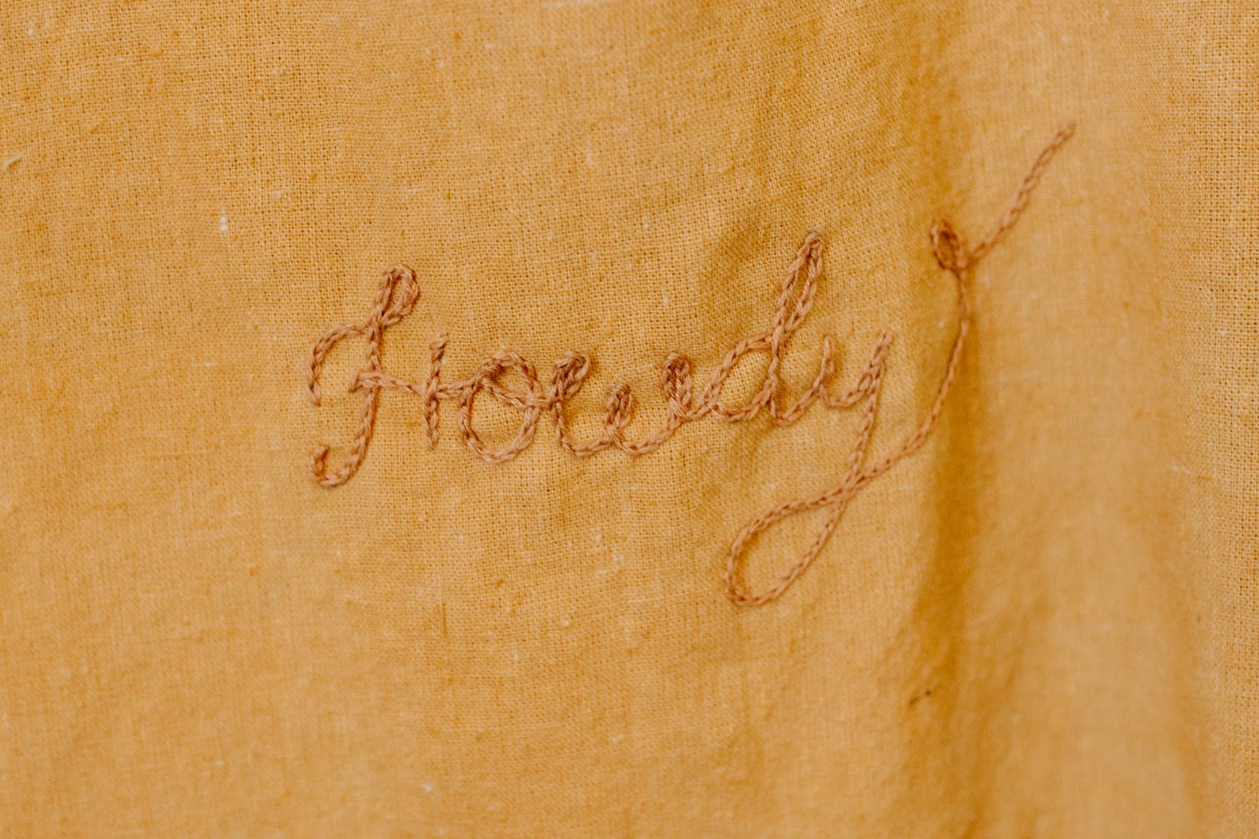 Eloise et moi – wholesale Bärkasse - Dam – Handbroderad bomullstygskasse, Howdy handfärgad väska0