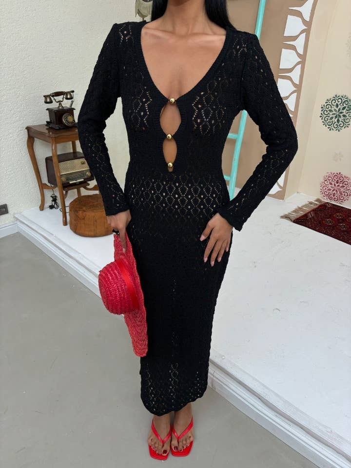 Robe longue en dentelle noire - robe de plage - GRANDE VENTE pour la vente par Design company-Fatma Balkir