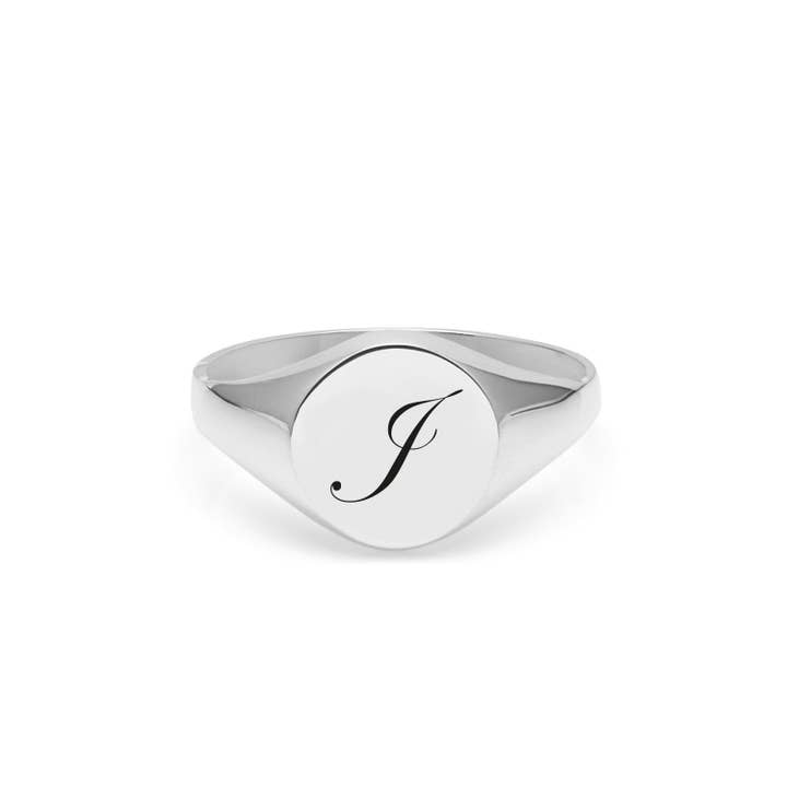 Bague édouardienne Initial J, argent pour la vente par Myia Bonner