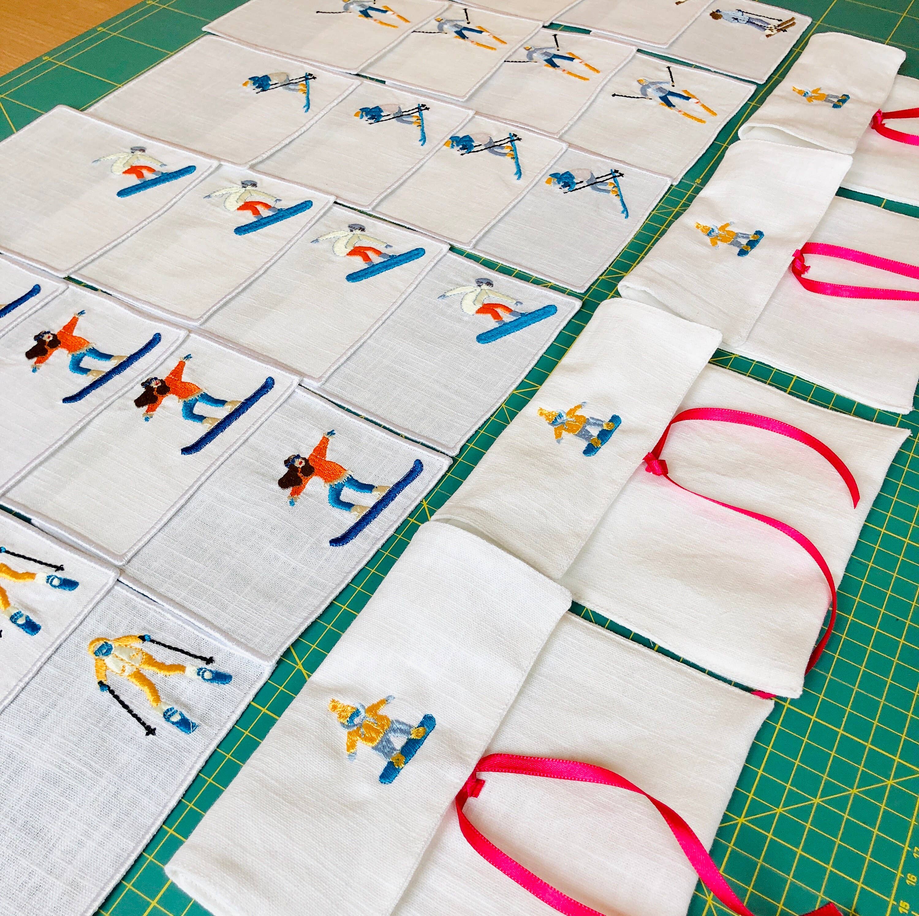 Belle Linen - Venta al por mayor Servilletas de tela - Juego de 4/6 Servilletas de Cóctel Bordadas de los Juegos Olímpicos de Invierno1