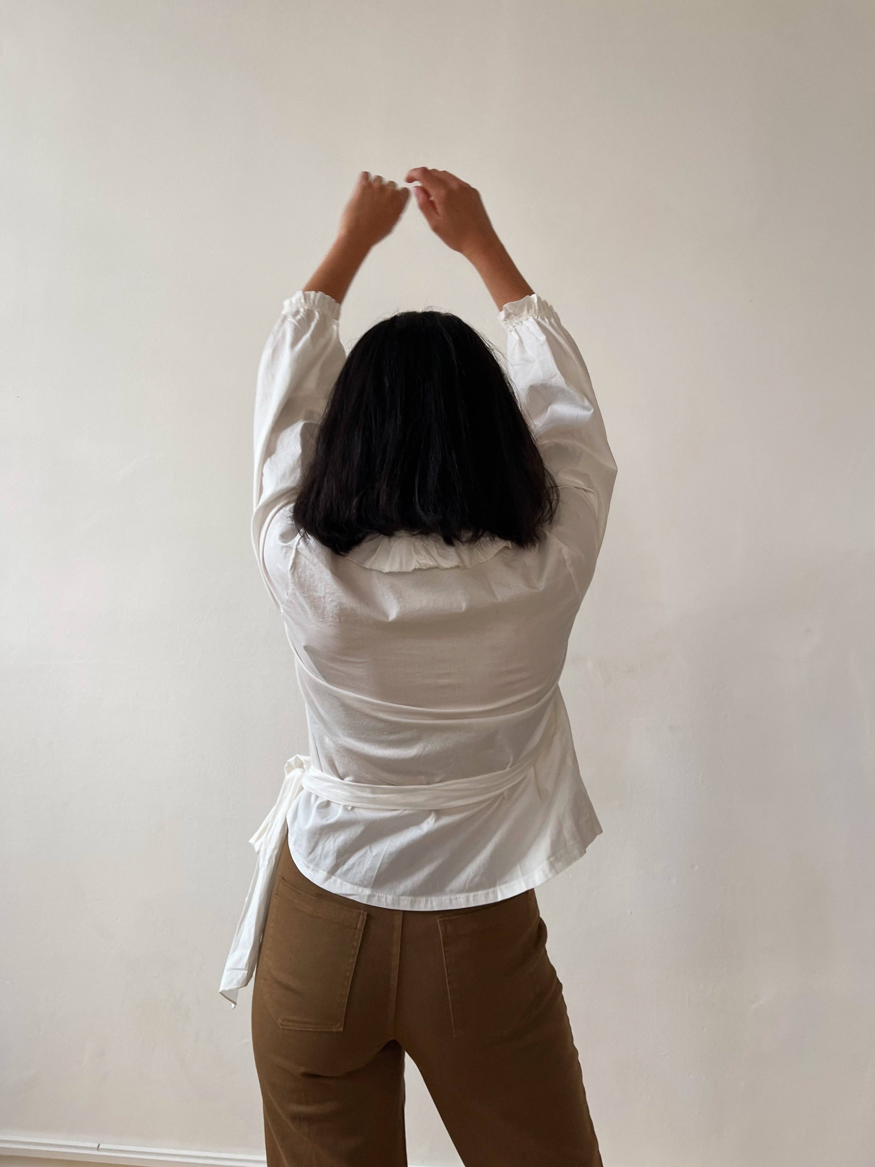 MindTraveler – wholesale Blouse – Women’s – Emi White Blouse3