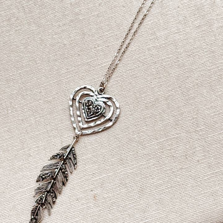 Gracie Rose Designs - Vente Colliers à pendentif - Collier à pendentif en forme de cœur en fausse hématite en argent antique0