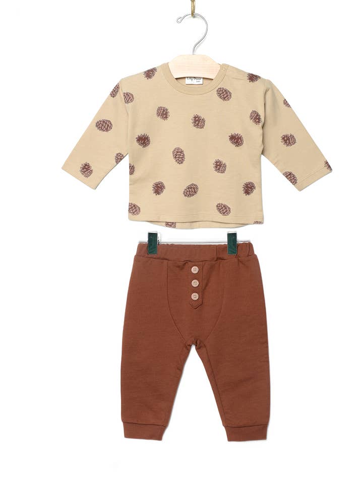 Ensemble pour bébé garçon - Pommes de pin marron pour la vente par City Mouse Studio