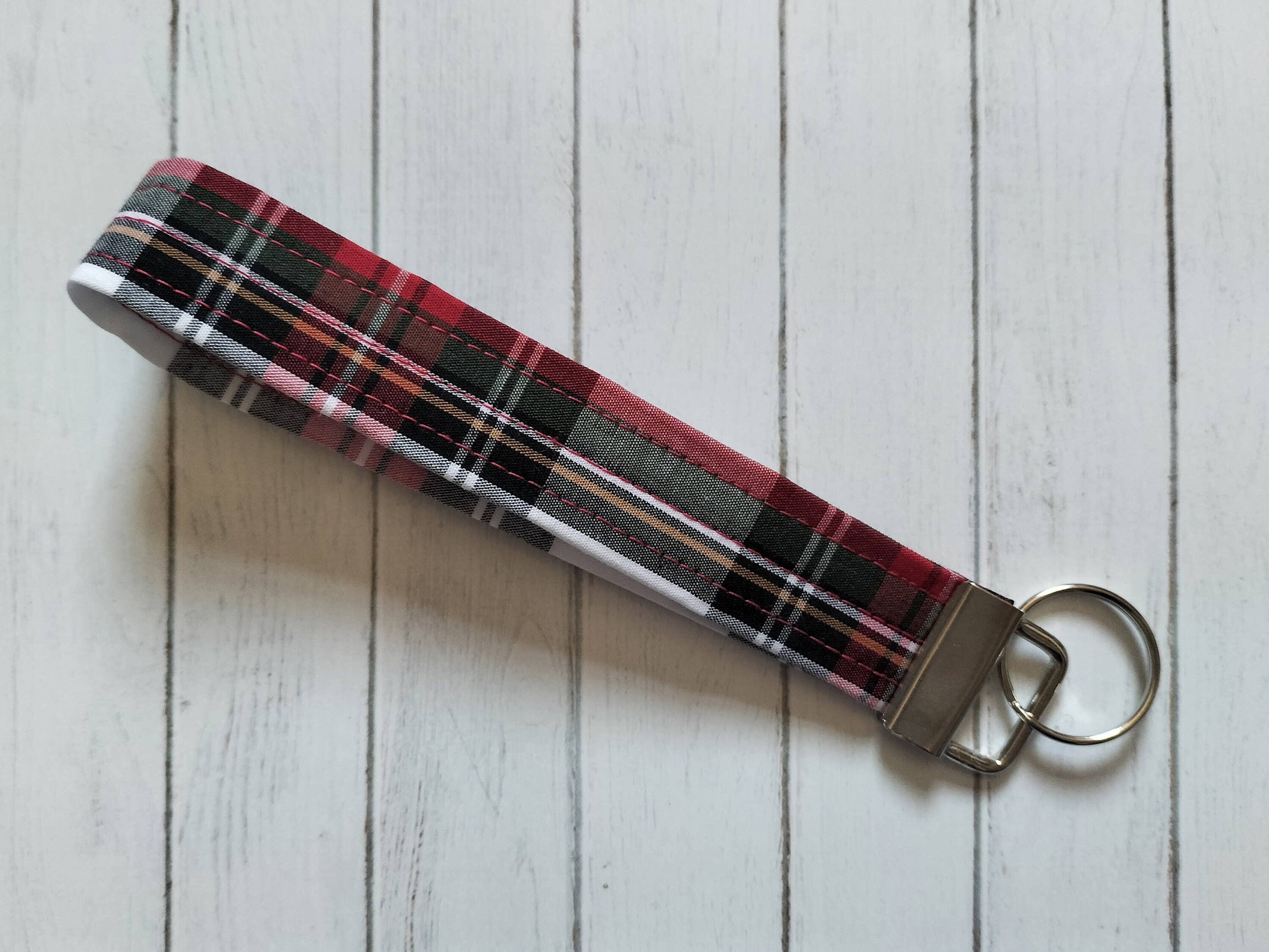 Hannah and me – wholesale Keychain – Women's – Tartan wristlet keyring, Scottish keyfob wristlet1