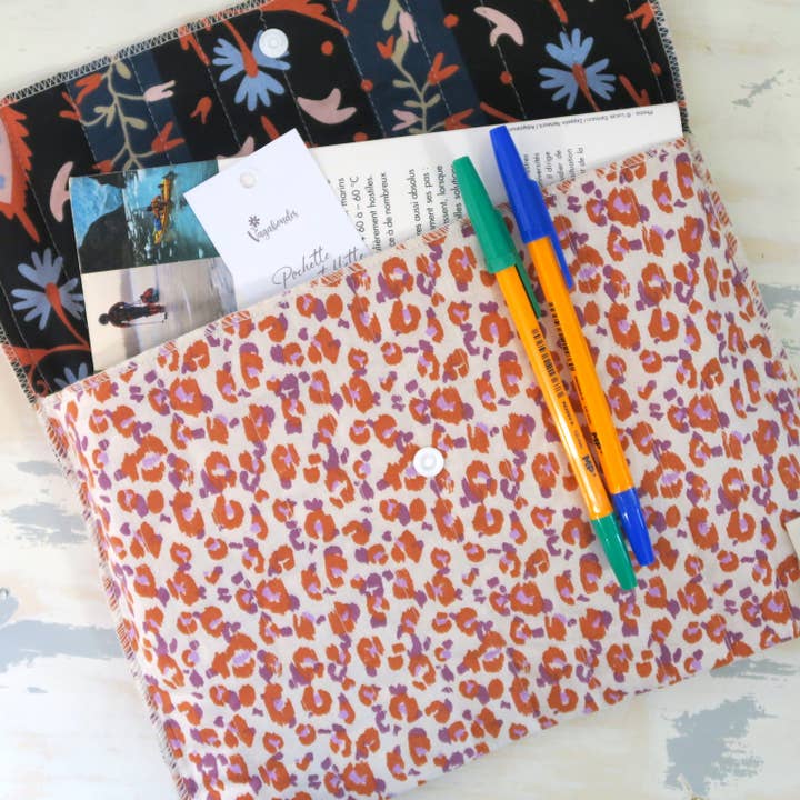 Quilted book/tablet sleeve for wholesale by Vagabondes