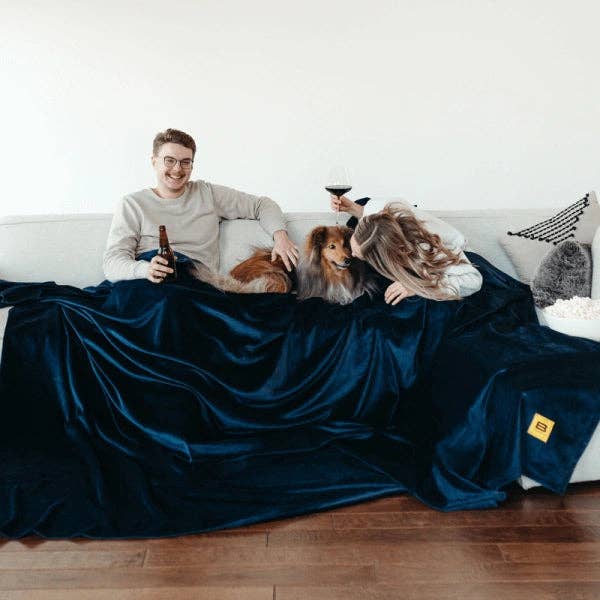 Big Blanket Co - Wholesale Throw Blanket - Original Stretch™ Blanket16