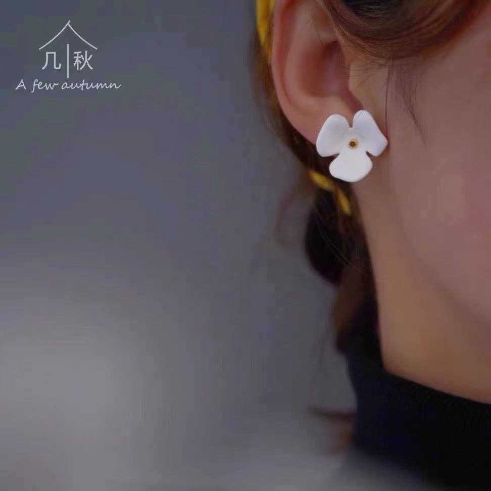 lilibo - Wholesale Stud/Post Earrings - Hydrangea -handmade porcelain jewellery earring2