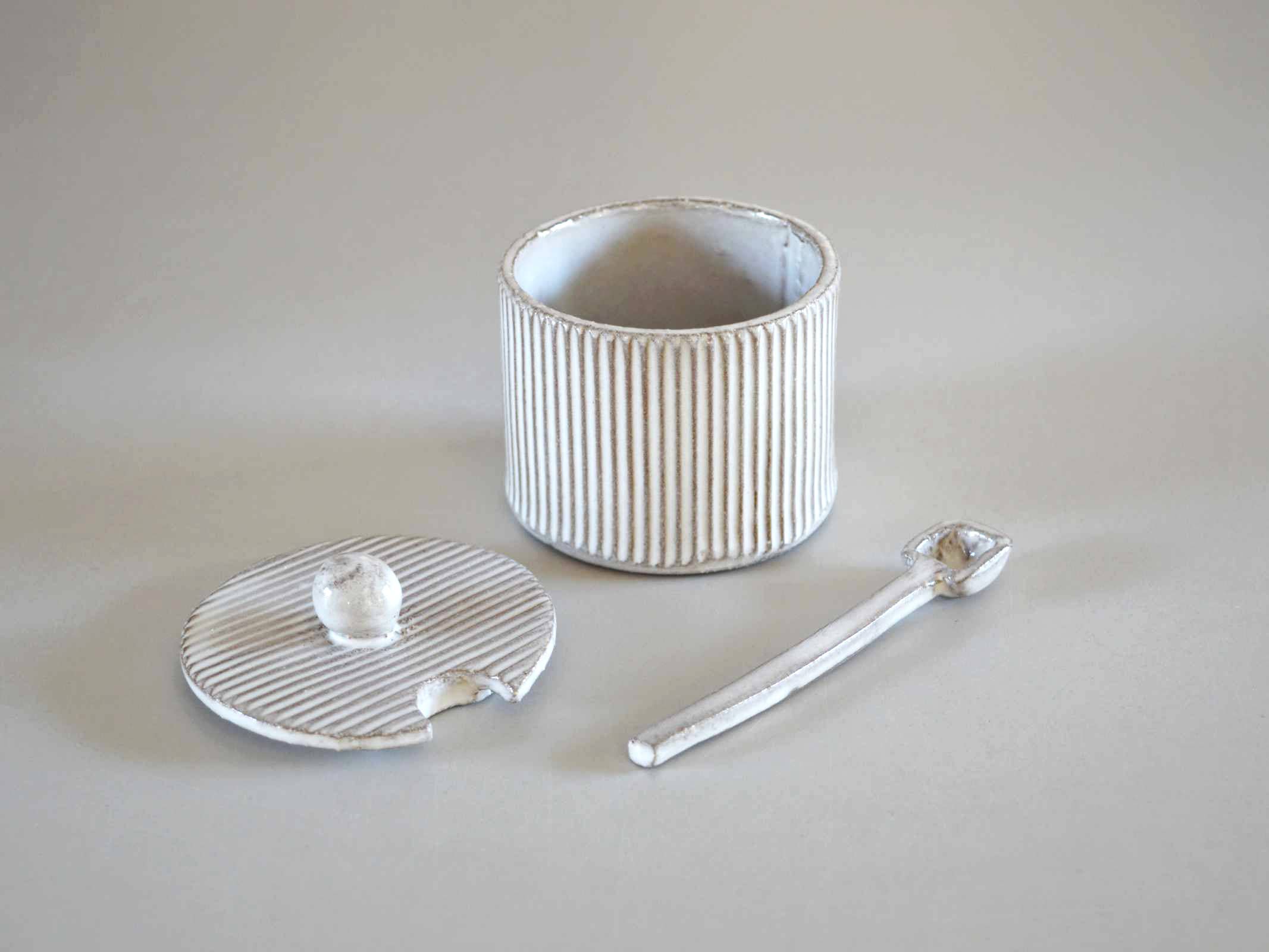 Karolina Bednorz Ceramics - Wholesale Decorative Plate/Dish/Bowl - MILLERIGHE Sugar bowl with quirky spoon Handmade in Italy4