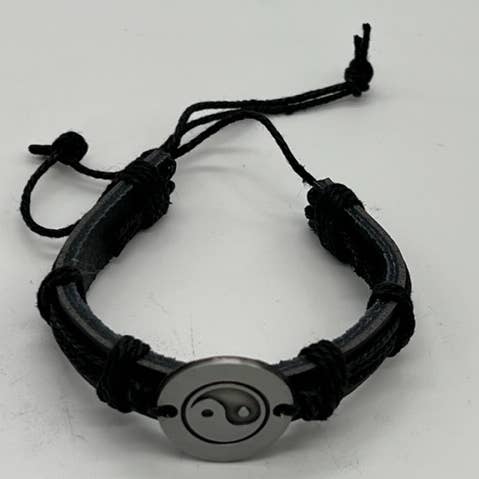 Justerbart læderarmbånd med yin-yang-symbol for engroshandel hos Elite Gems