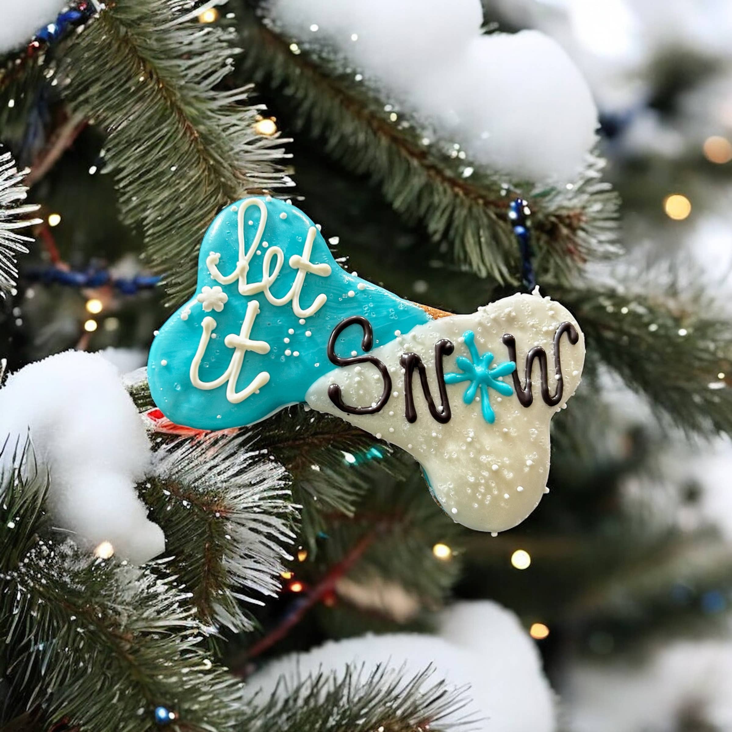 YumYum4DOGS - Wholesale Pet Treats - Dog - 6 inch Let it snow Bone Winter dog treats