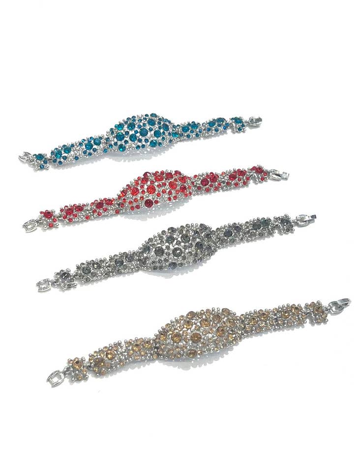 Bracciale con strass per la vendita all'ingrosso da parte di SHEERA