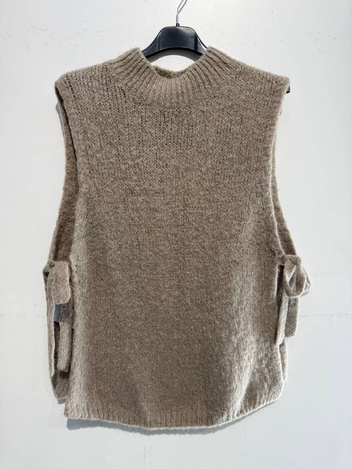 NOELINE - Wholesale Knit Sweater - Women's - Sleeveless sweater in baby alpaca and wool 34519