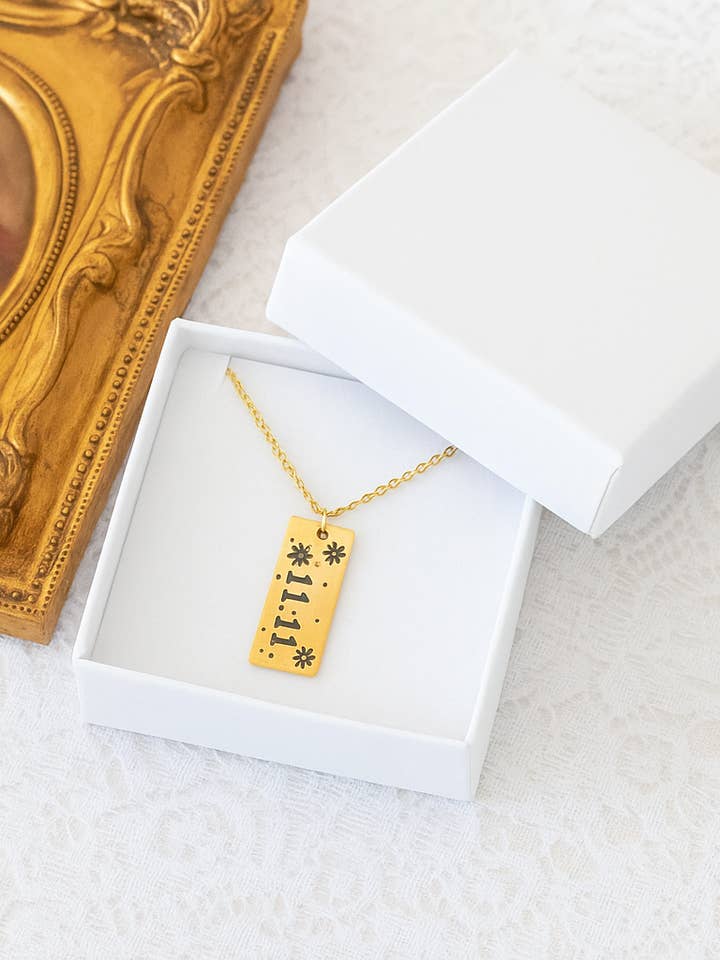 Collar de ángel 11:11 for wholesale by Wild & Free