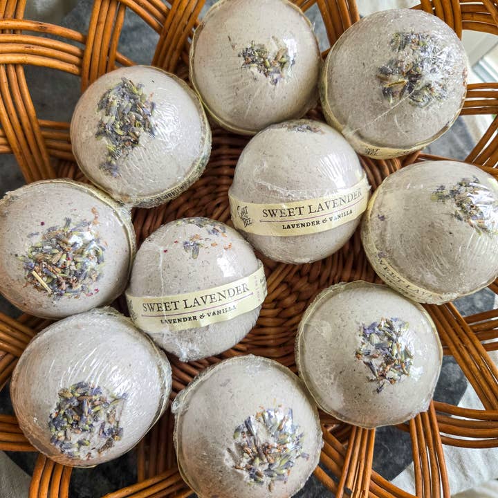 Gnat and Bee - Wholesale Bath Bomb/Fizz - Sweet Lavender | Natural Bath Bomb