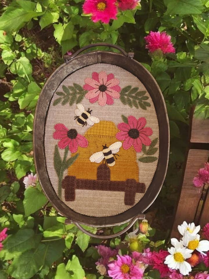 Gouden Bijenkorfpatroon voor wholesale door Sew Cherished