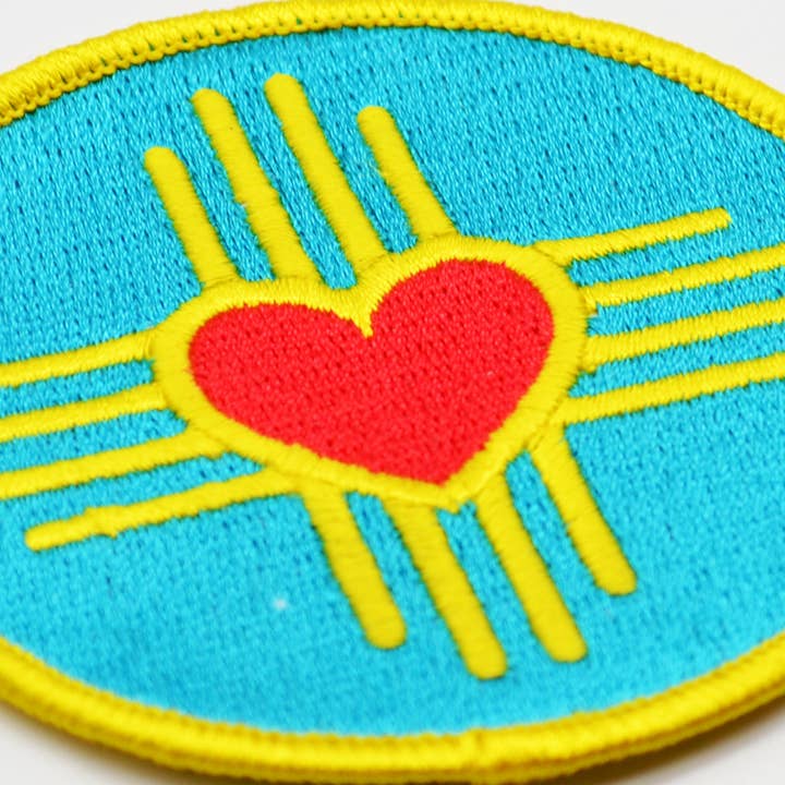 Türkisfarbenes Zia-Herz — bestickter Aufnäher für den Großhandel von Metal the Brand
