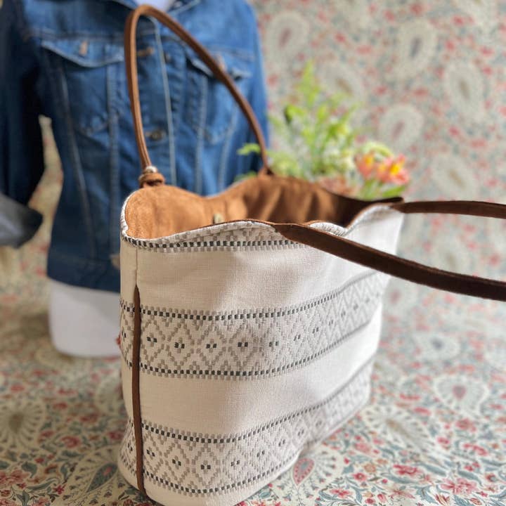 Atenti - Wholesale Tote Bag - Women's - Dune Lolita: USA Made, Handbag with matching pouch2