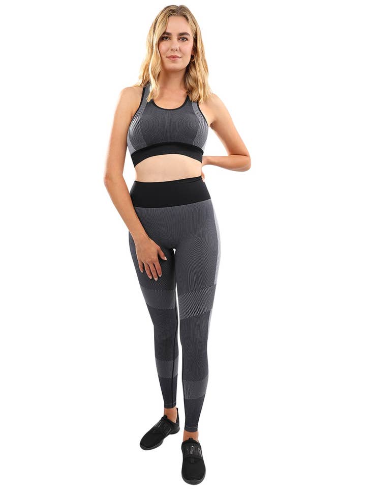 Leggings et soutien-gorge de sport sans couture Arleta - Noir pour la vente par Lenawee Moda