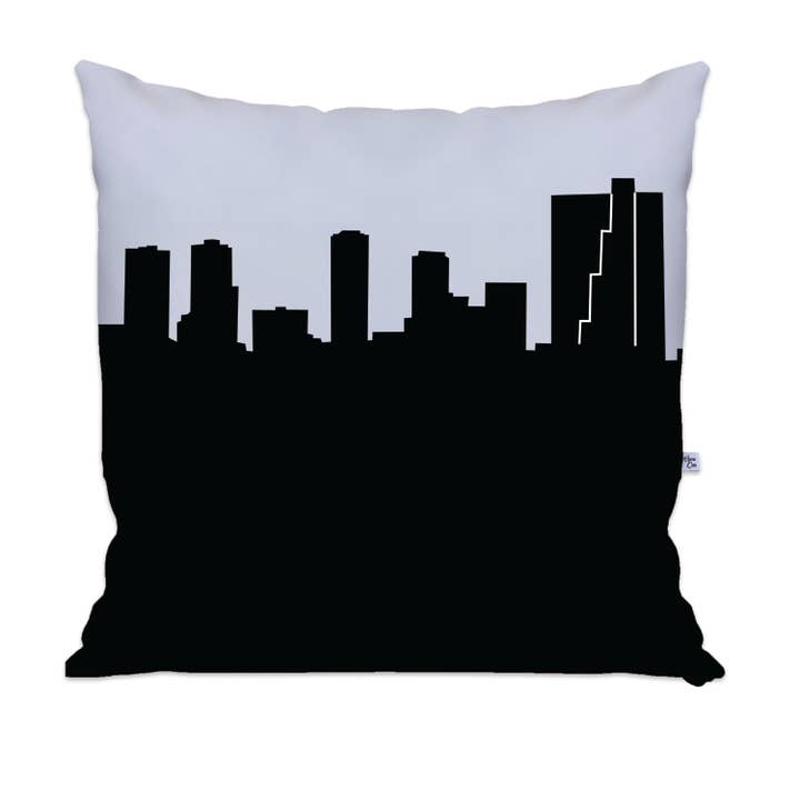 Fort Worth TX Skyline Coussin grand pour la vente par Anne Cate