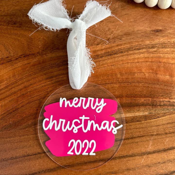 Ornamento de Natal Acrílico Transparente - Feliz Natal 2022 por atacado de Checkered Apron Studio