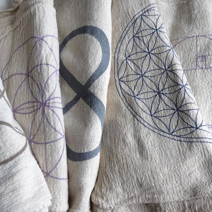 Crystal Grids - Wholesale Meditation Supplies - Set of 6 Crystal Grid Cloth Sacred Geometry Designs1