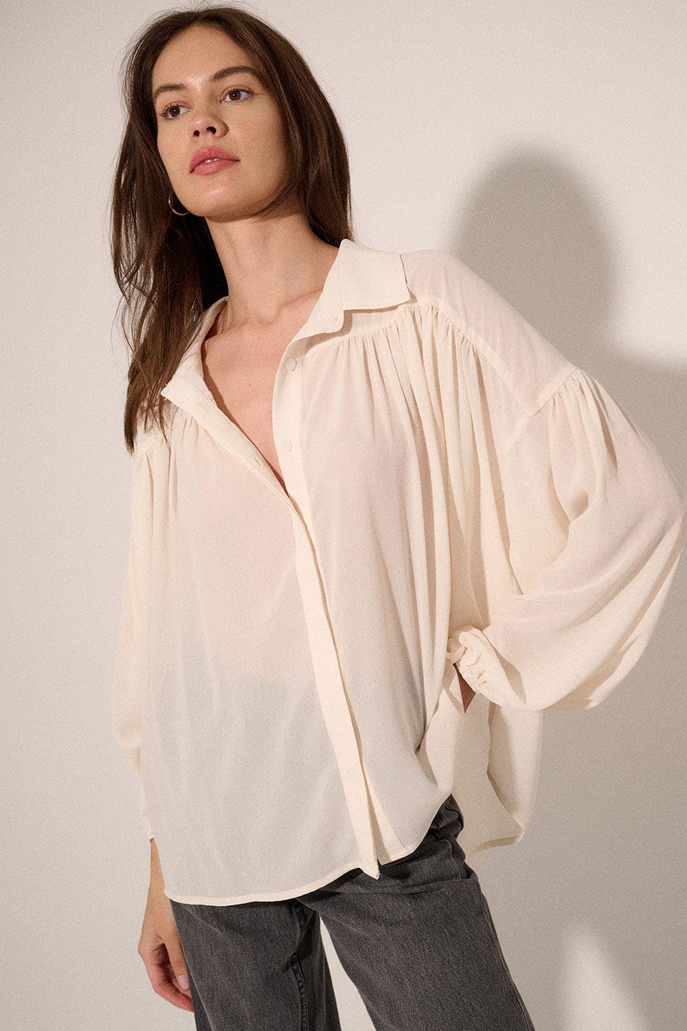 Promesa USA – wholesale Buttoned-down shirt – Women's – Solid Semi-Sheer Curve Hem Yoke Shirt5