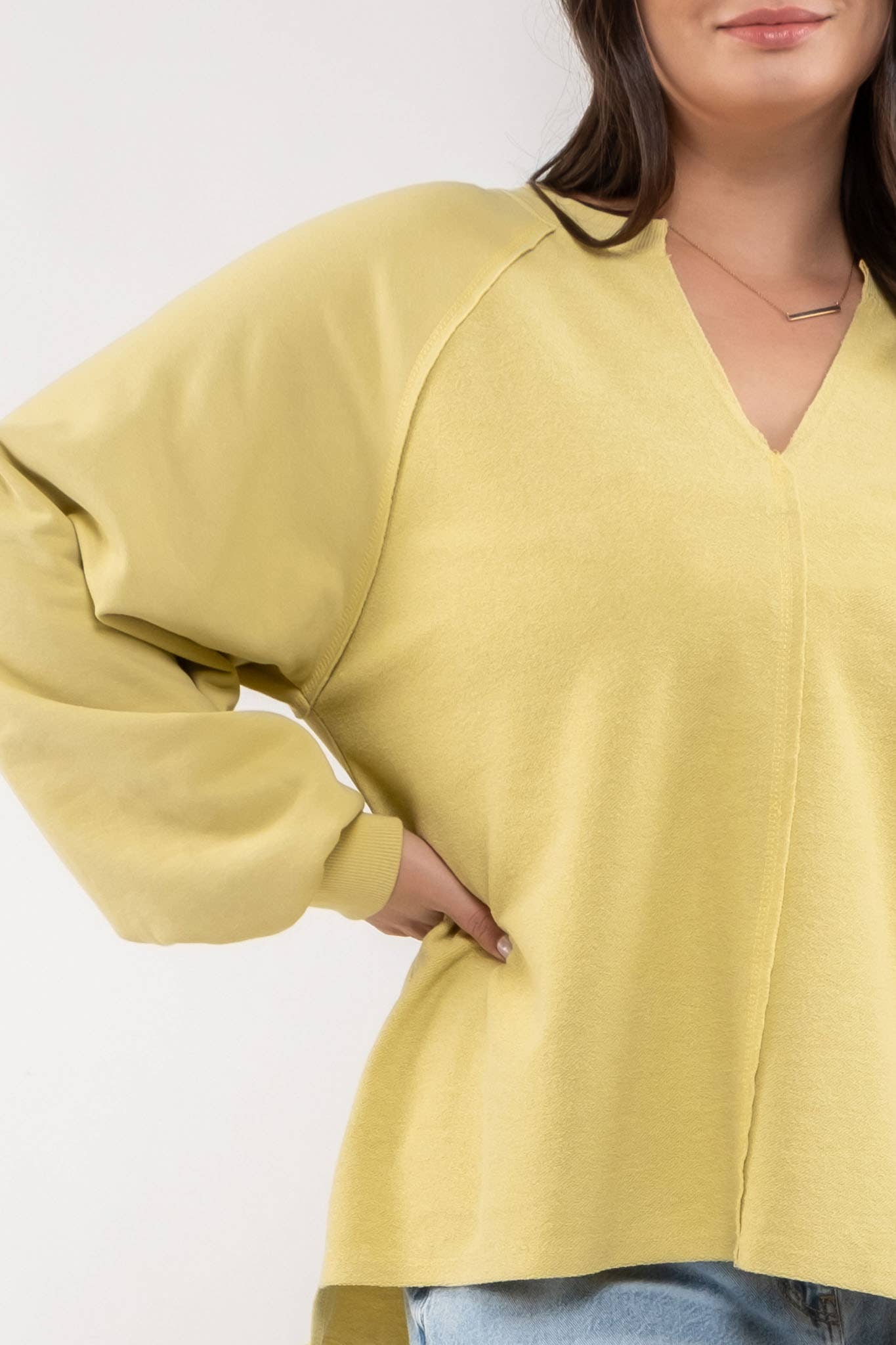 Blu Pepper - Wholesale Gebreide top - Dames - PLUS RELAXTE GEBREIDE TOP MET LANGE MOUWEN EN ZICHTBARE NADEN20