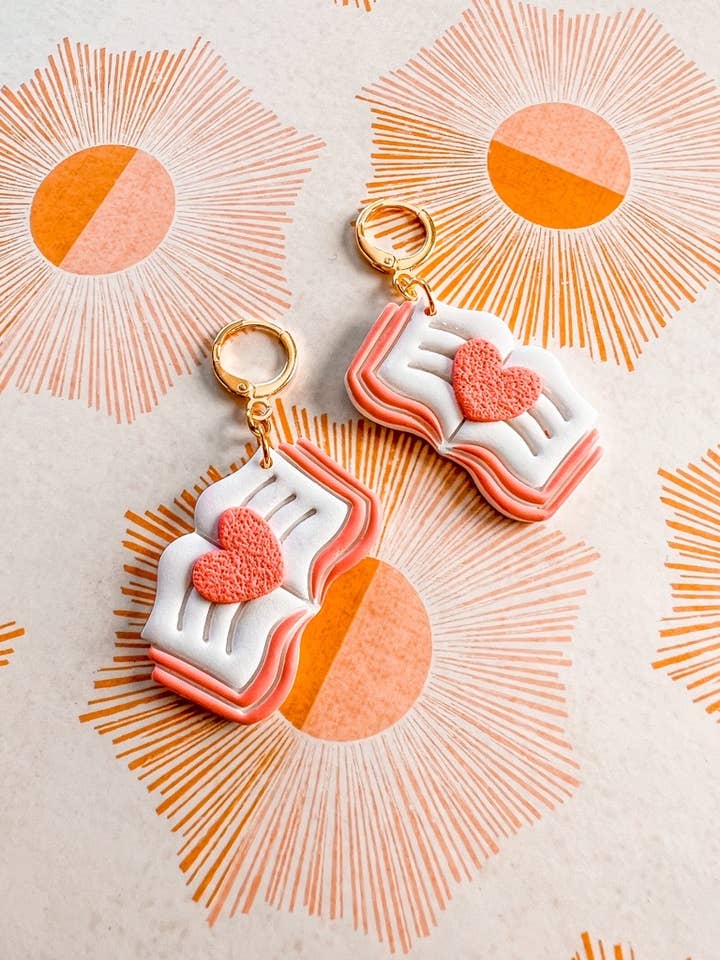 Roman d'amour Dangles pour la vente par Mark Alexander Clay Co