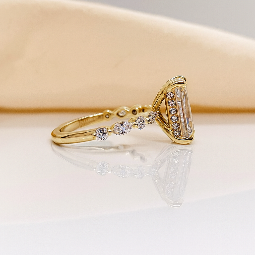 Triple C Diamonds – wholesale Förlovningsring – Elegant Radiant Cut Hidden Halo Marquise Band 14K Massivt Guld Diamant Förlovningsring 2 till 4 Karat5