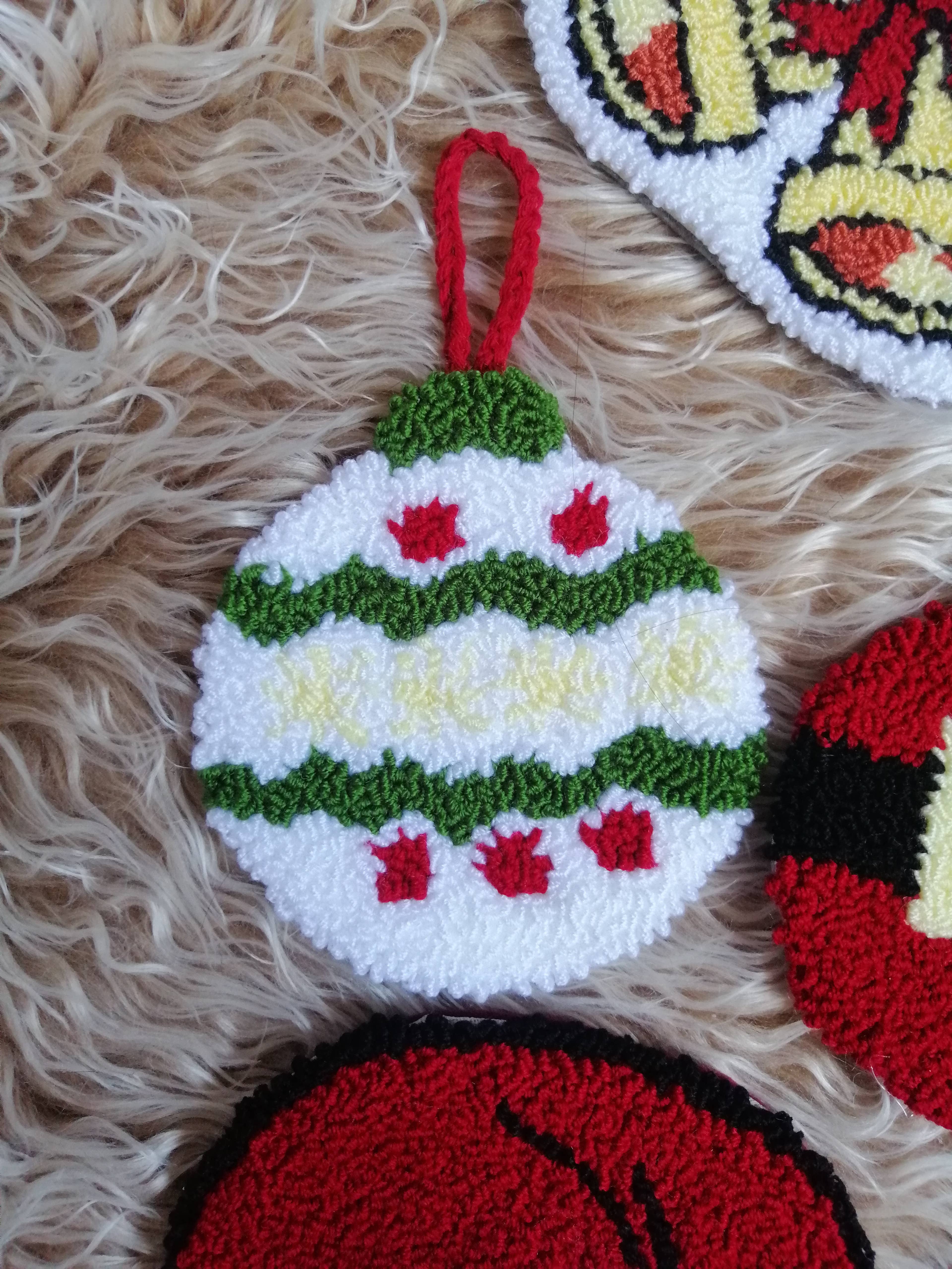 despinacrafting - Wholesale Coasters - Christmas Punch Needle Coasters, Tufted Mug Rug10