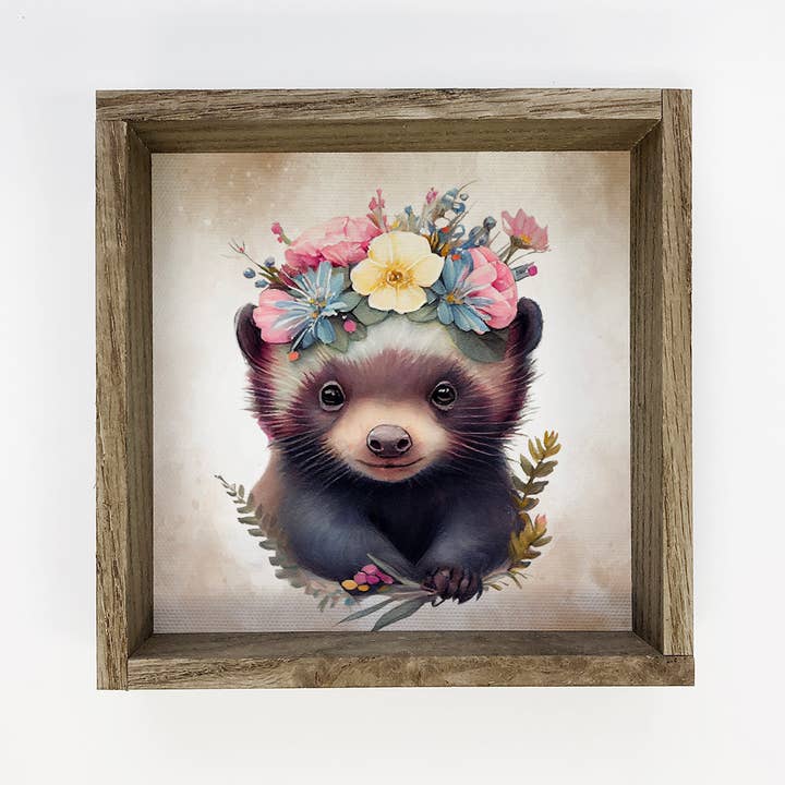 Hangout Home – Großhandel Kunstdruck – Cute Flower Wolverine - Baby Wolverine - Süßes Babytier