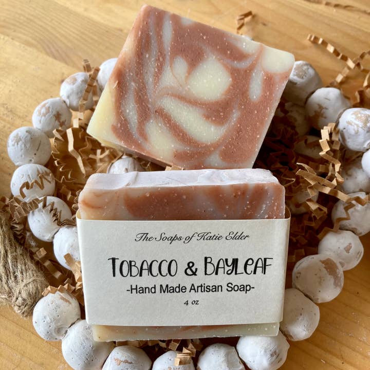 Jabón en barra para hombre Tobacco & Bayfleaf, de 4 a 4.5 onzas, proceso en frío para venta al por mayor de The Soaps of Katie Elder