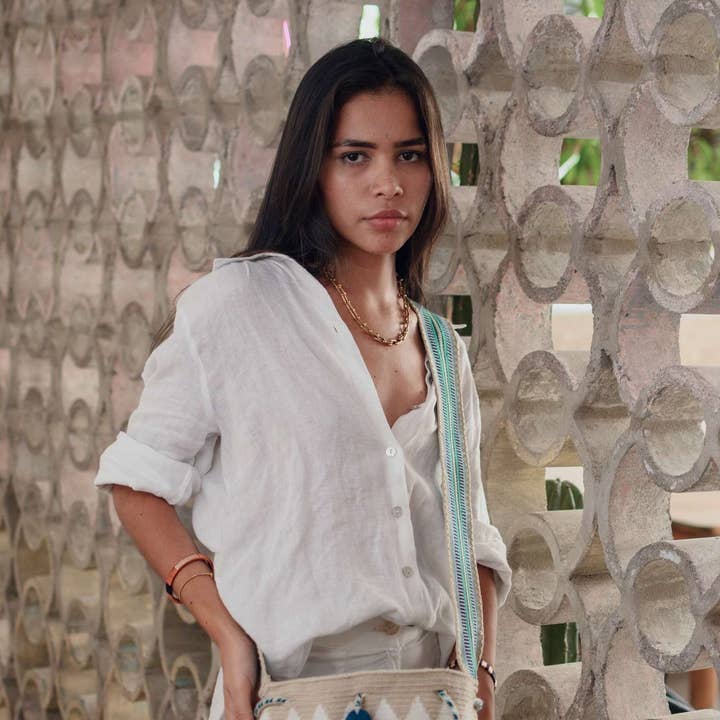 Borsa WAYUU tradizionale più venduta (Peacock Size L) per la vendita all'ingrosso da parte di Lombia + Co.