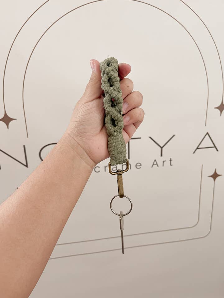 Mini Knotty Girl for wholesale by KnottyAbi