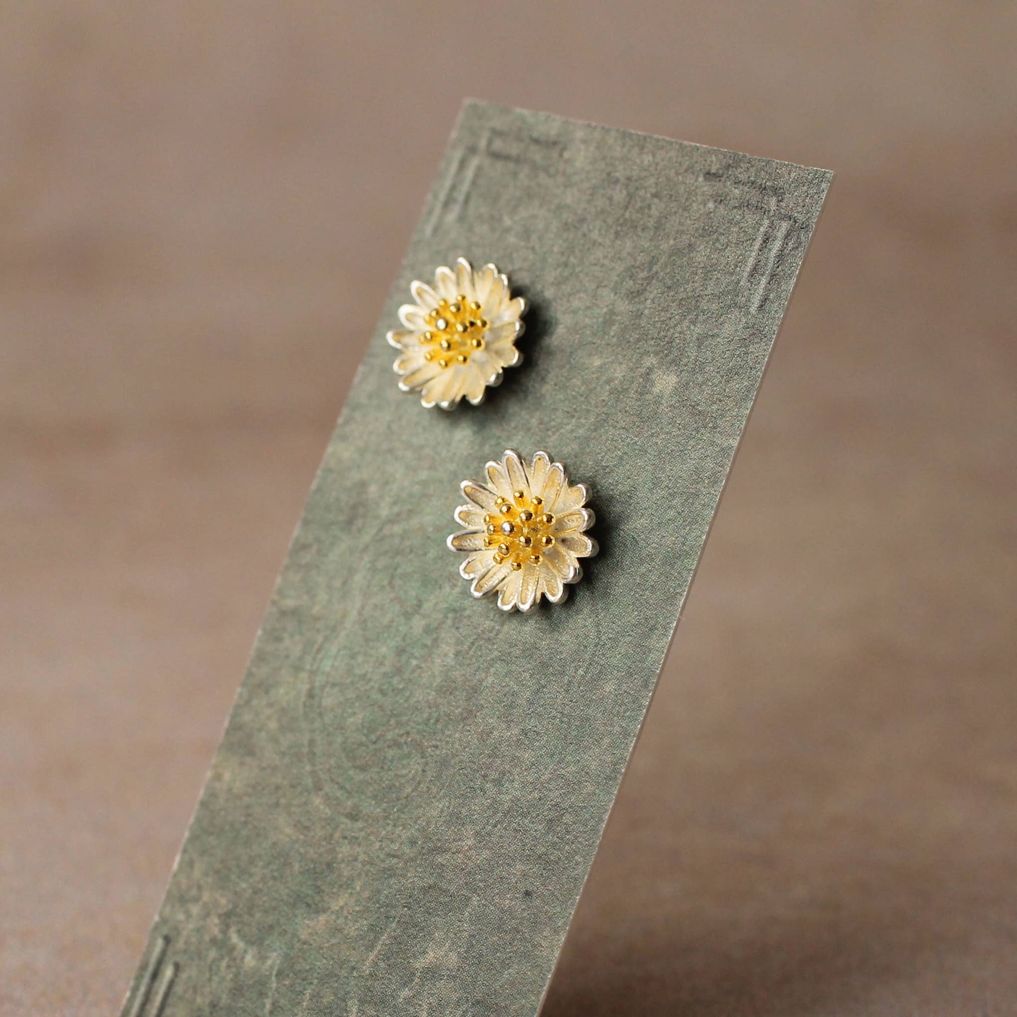 Silk Purse, Sow's Ear - Wholesale Stud/Post Earrings - Daisy Sterling Silver Stud Earrings2