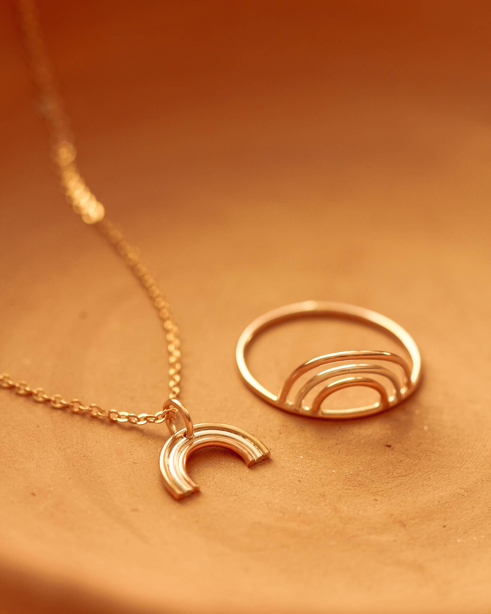 Everly Made – Engroshandel Halskæde med vedhæng – Rainbow halskæde2