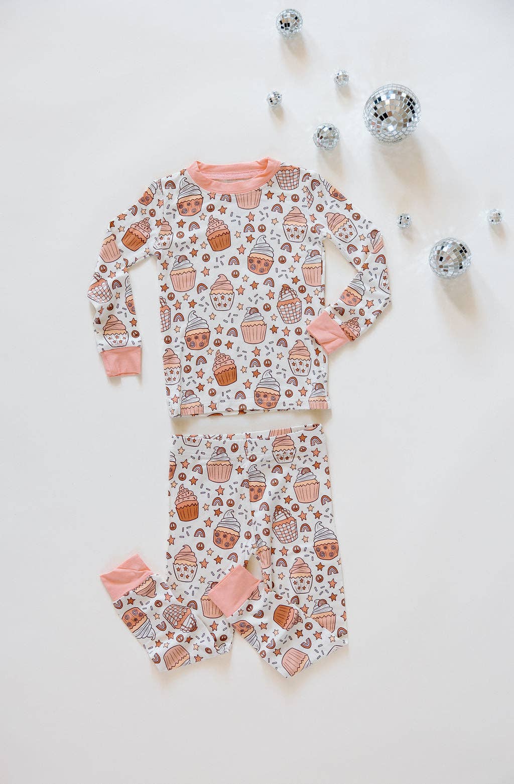 kinderlein - Vente Haut et bas de pyjama – enfant - C'est ma fête ! Ensemble de pyjama rose à manches longues pour anniversaire1