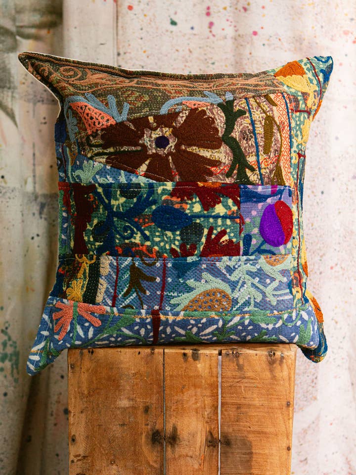 Gepatchtes Kissen für den Großhandel von Megan-Ilene