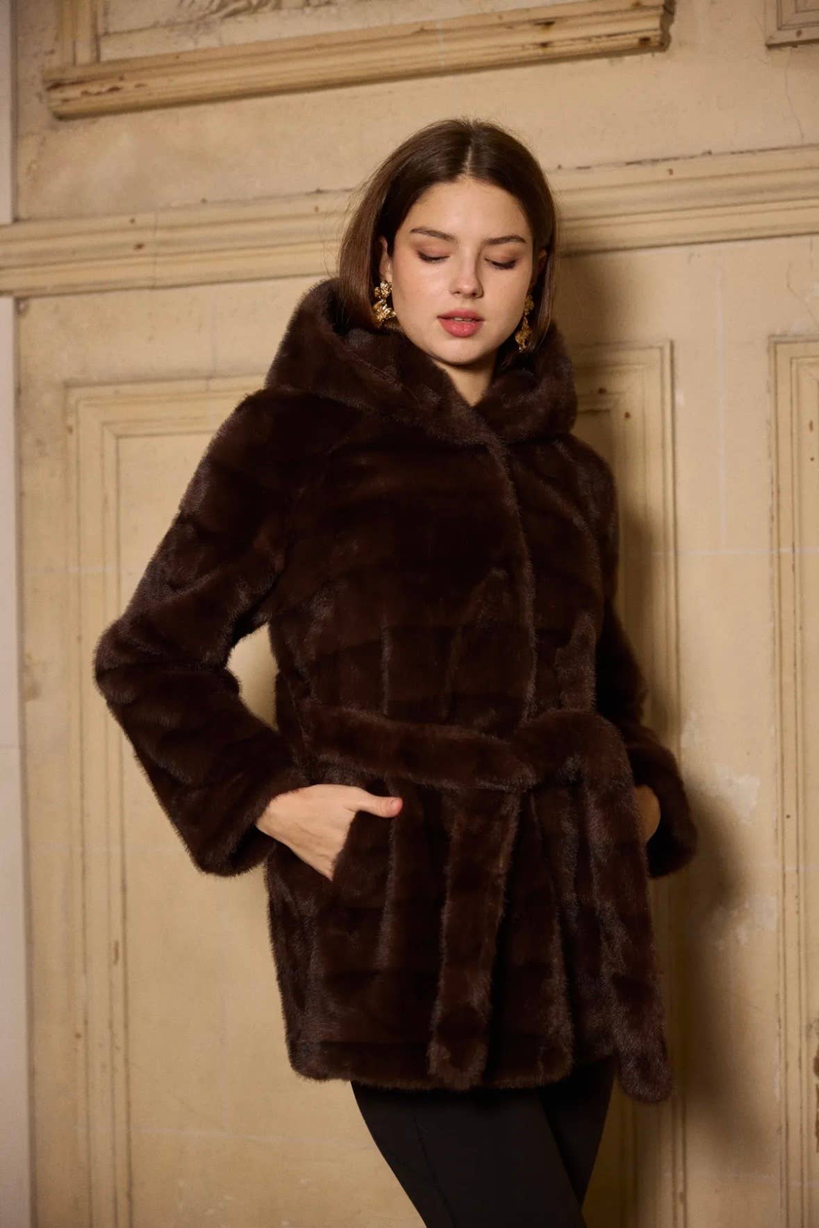 Frime - Wholesale Fur/Faux Fur Coat - Women's - Fur coat with hood and tie belt - 88066