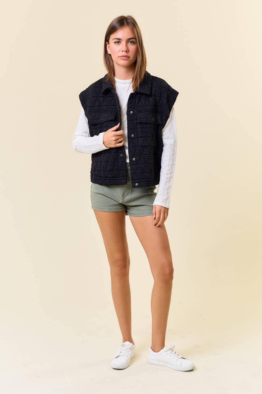 Doe and Rae - Wholesale Outerwear Vest - Women's - QUILTED POINT COLLAR FLAP PATCHED POCKET VEST - 10626J-19