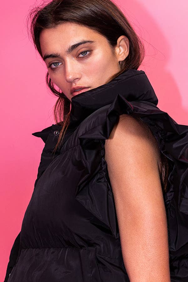 BUCKETLIST INC – wholesale Outerwear Vest - Women’s – IT1813-1 Ruffle Sleeve Crop Down Vest6