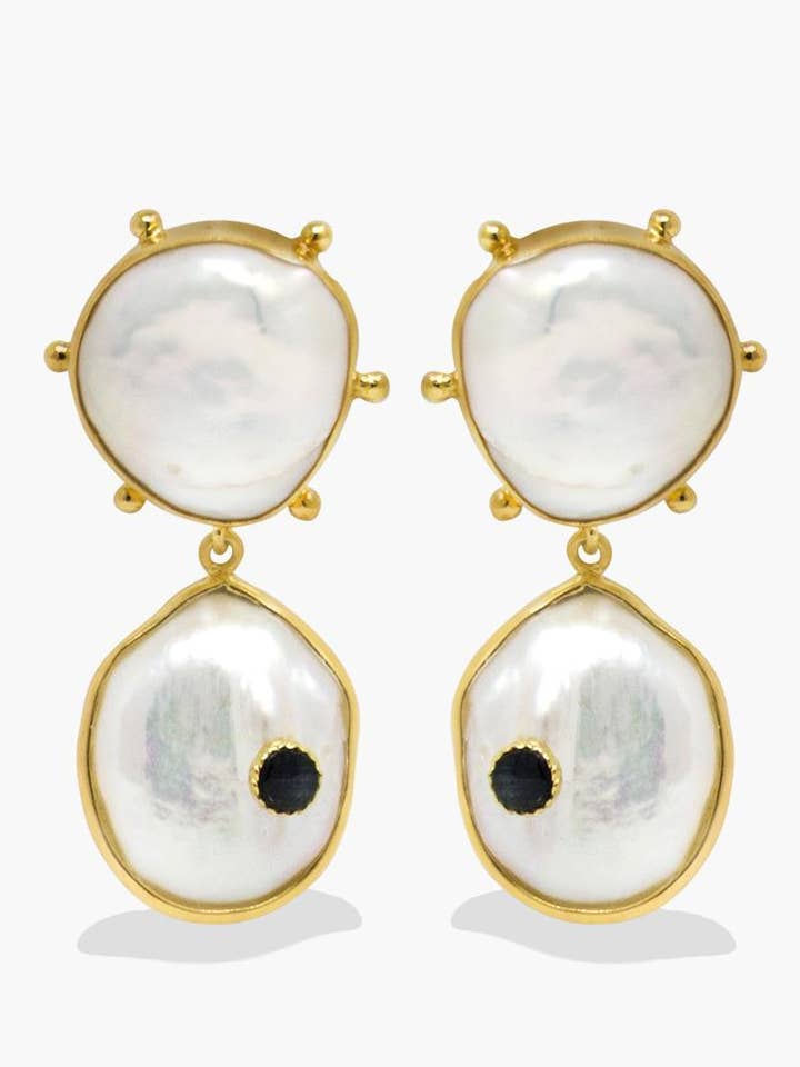 Boucles d'oreilles statement en argent plaqué or 18K with saphirs et perles pour la vente par Vintouch Jewels