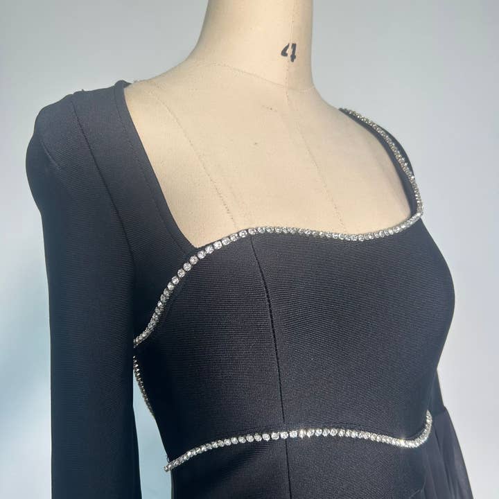 Svart DR364Bandageklänning med diamantkedjeslitsar och lång ärm för wholesale på Faire8