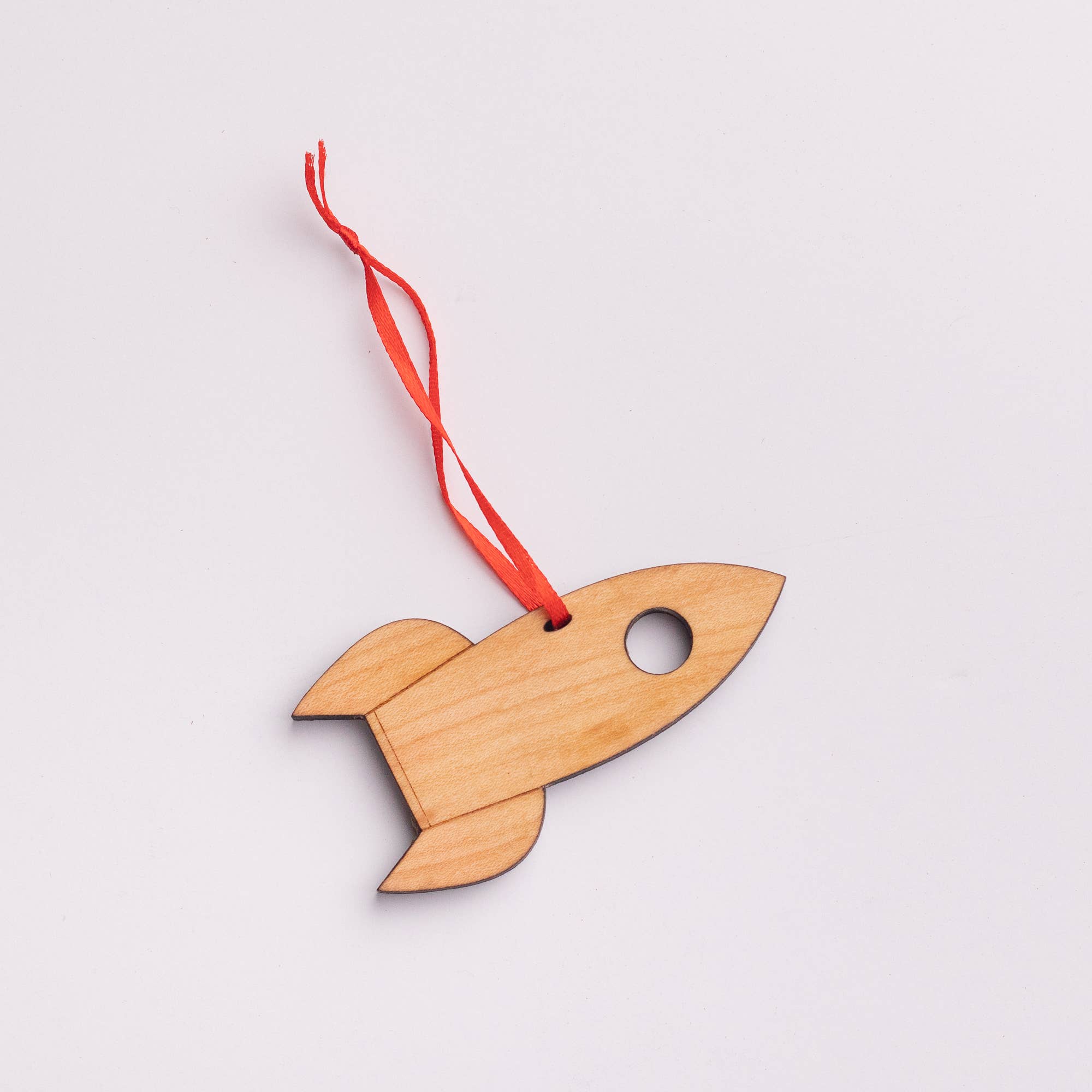 Collin Garrity - Wholesale Ornament - Ruimteschip/ Rocketship kerstornament (massief esdoorn)