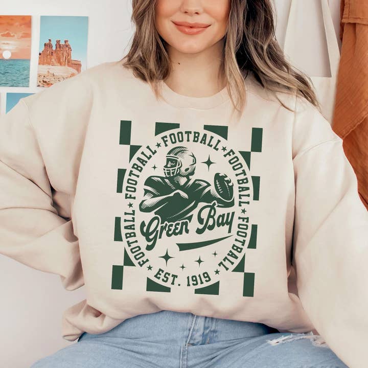 TheKingShirt - Wholesale Graphic Sweatshirt - Women's - Vintage Green Bay Packers Football Sweatshirt – Fan Favorite