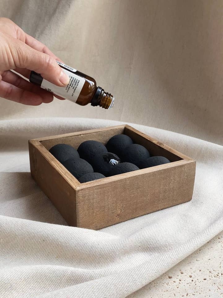 ARÖMA - concrete essential oil diffuser for wholesale by Atelier La Rouleuse