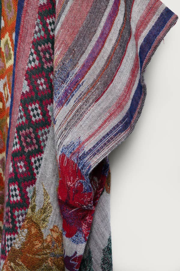 SAACHI – wholesale Poncho – Women's – Floral Geometric Short Open Poncho1